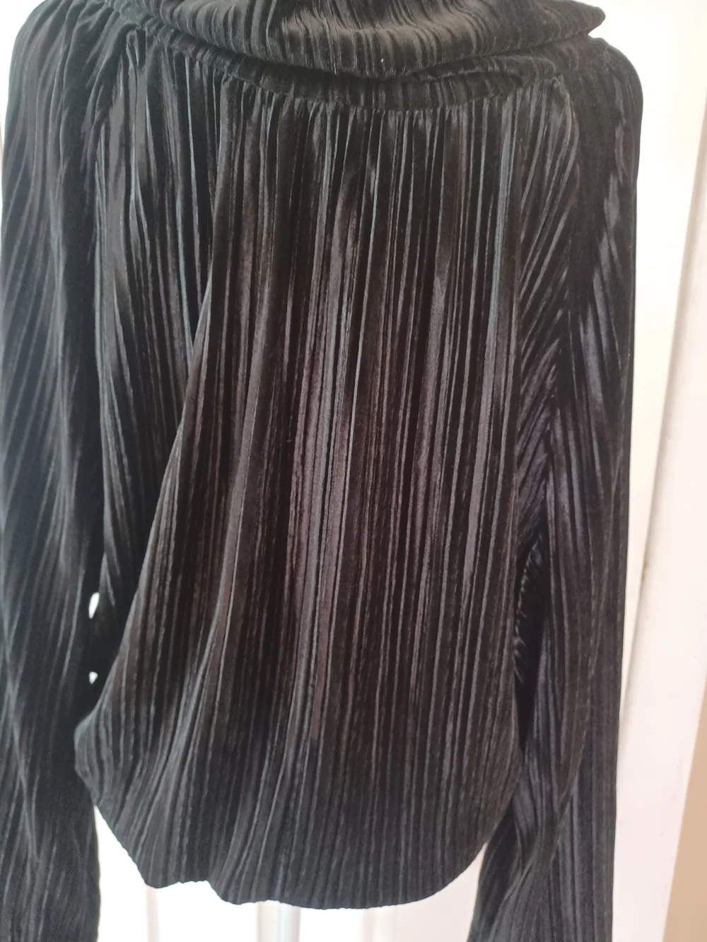 Rachel Roy Accordion Pleat Velvet Hooded Tie Waist Top Size XL Dark Academia